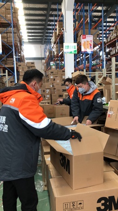 愛心馳援 快遞公司優先保障武漢應急物資運輸